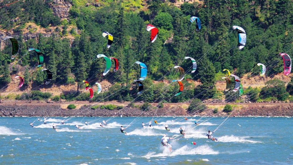 Best Places To Learn Kiteboarding In Hood River 1