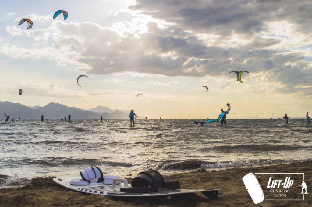 Lift-up kiteboarding festival